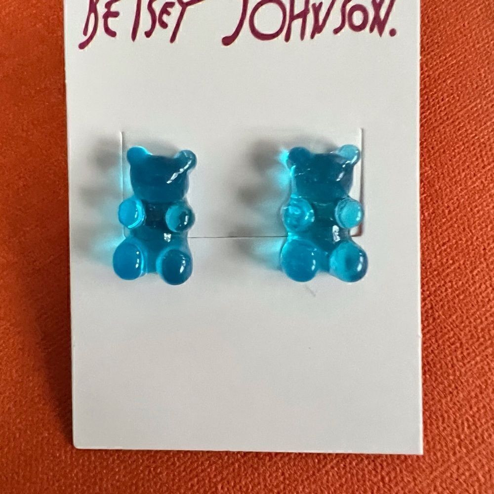 🩵 Betsey Johnson blue raspberry gummy bear studs 🩵
